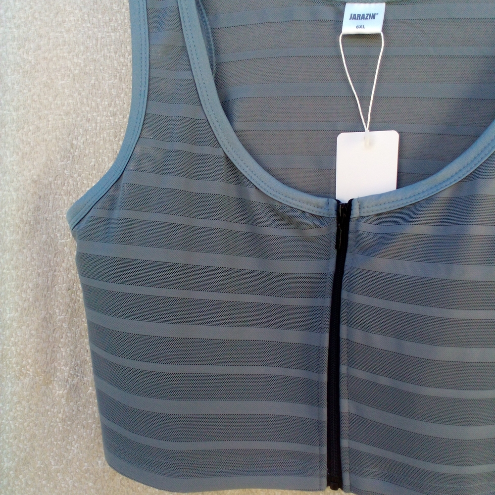 NWT! Zip-Front Sport Bra - Picture 3 of 16